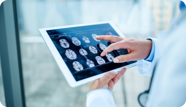 dispositivo movil medico con Claro Cloud